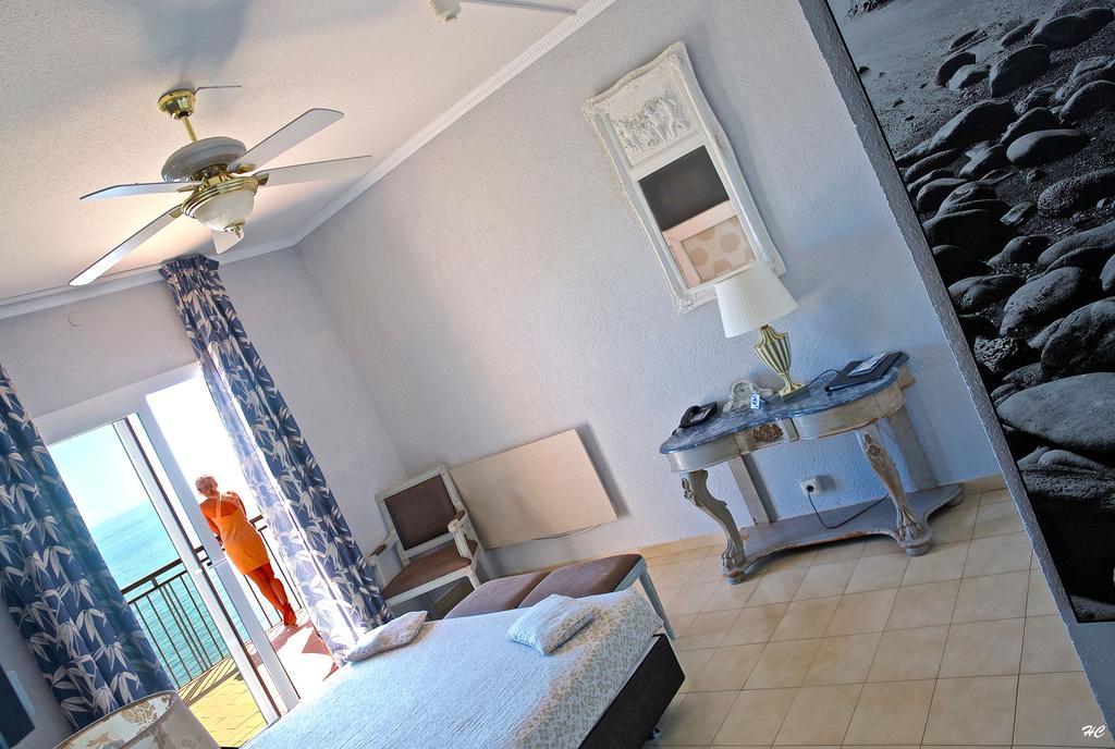 Hotel Grifeu ยันซา ภายนอก รูปภาพ