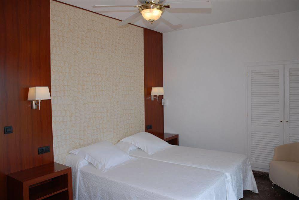 Hotel Grifeu ยันซา ภายนอก รูปภาพ